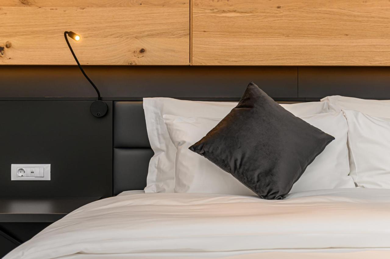 B The Hotel Sfantu Gheorghe  Ngoại thất bức ảnh