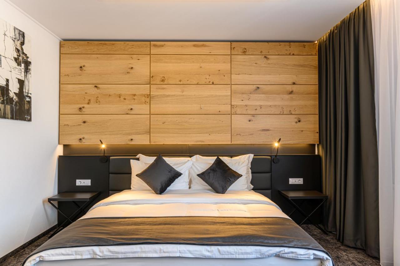 B The Hotel Sfantu Gheorghe  Ngoại thất bức ảnh