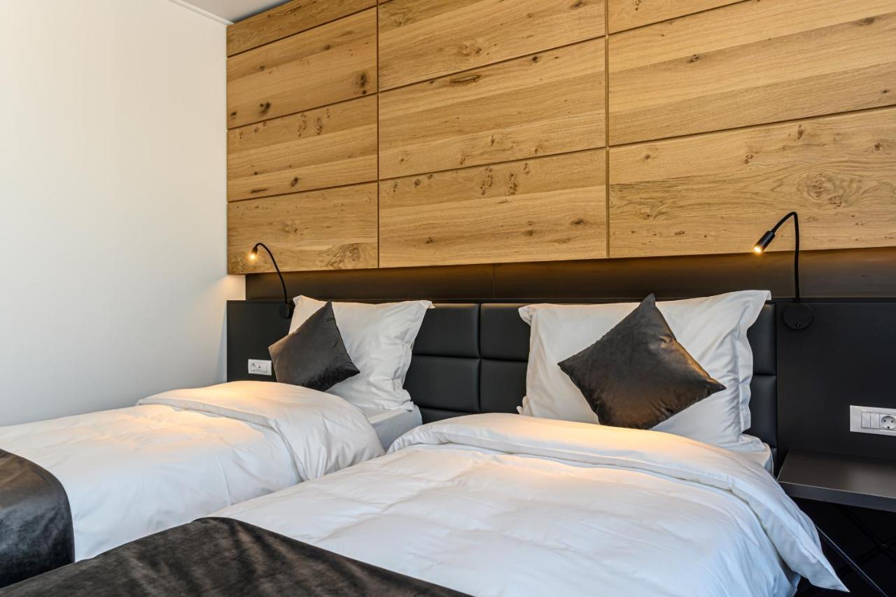 B The Hotel Sfantu Gheorghe  Ngoại thất bức ảnh