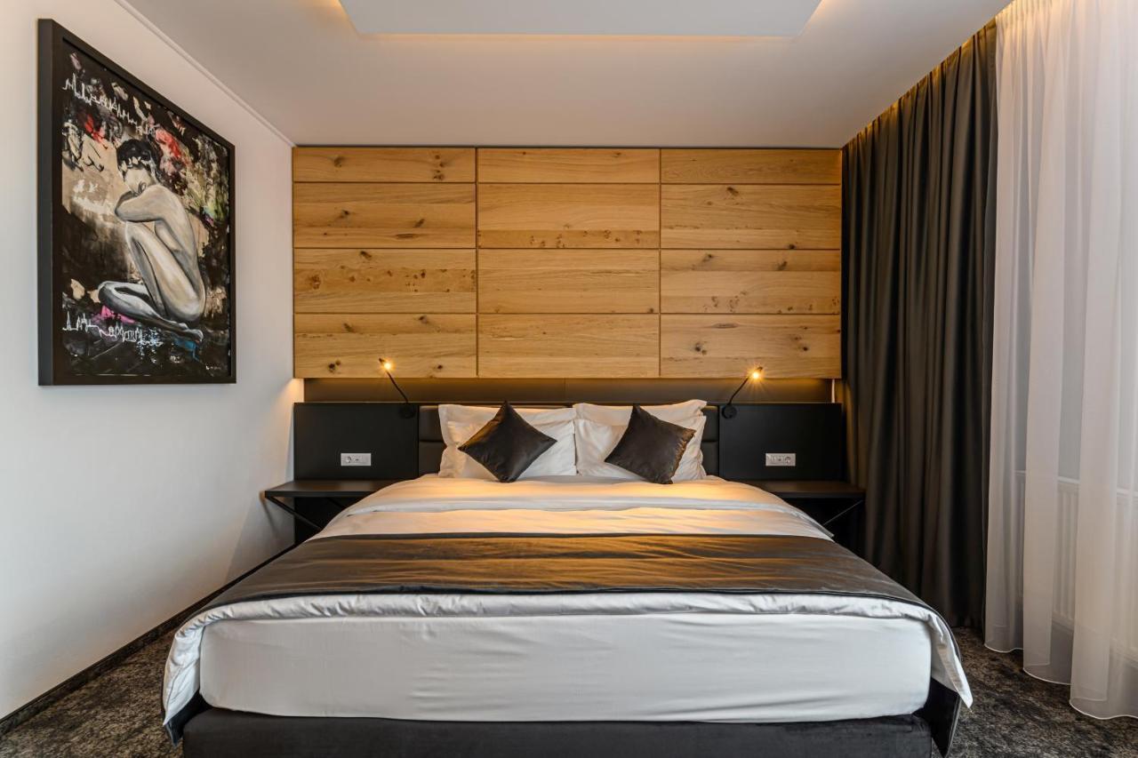 B The Hotel Sfantu Gheorghe  Ngoại thất bức ảnh