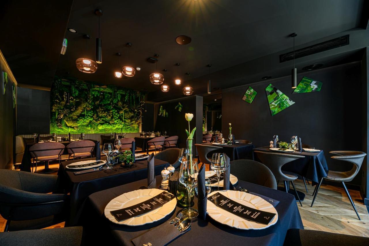 B The Hotel Sfantu Gheorghe  Ngoại thất bức ảnh