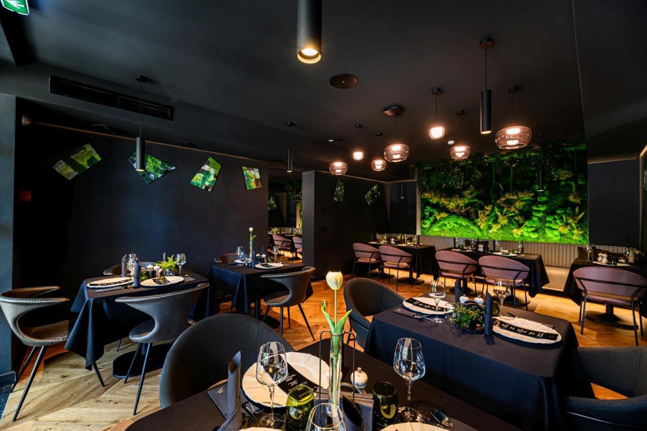 B The Hotel Sfantu Gheorghe  Ngoại thất bức ảnh
